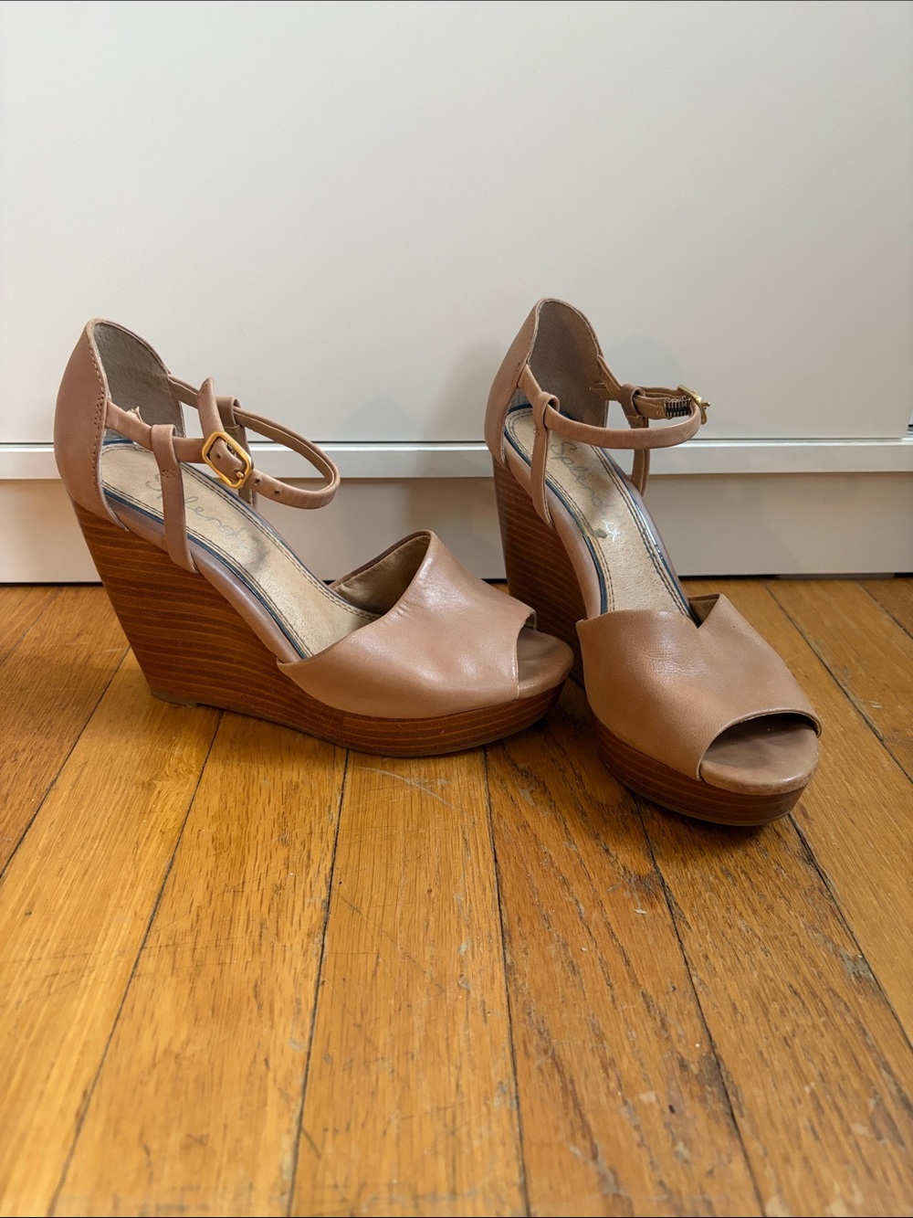 Splendid Tan Leather Wedge Sandals with Ankle Strap
